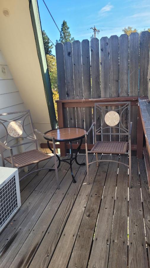 Angel Cottage With A Sauna Or The Cozy With A Jacuzzi Tub, Both Are Studios With A View Of Mount Shasta Eksteriør bilde