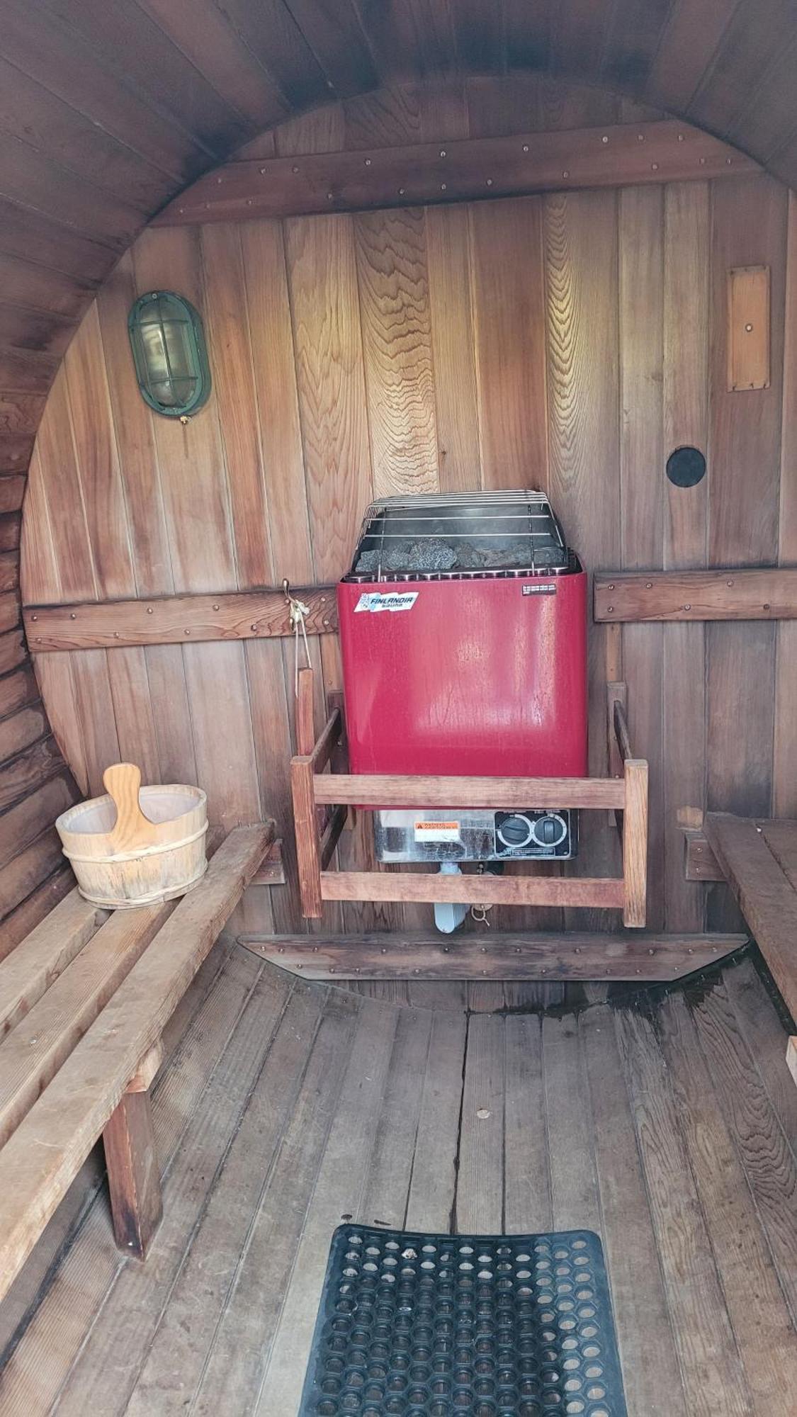 Angel Cottage With A Sauna Or The Cozy With A Jacuzzi Tub, Both Are Studios With A View Of Mount Shasta Rom bilde